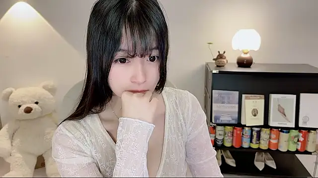 Snapshot of Onechestnut chatting on 06-16-26, 03:28 Onechestnut online show from 06-16-26, 03:28