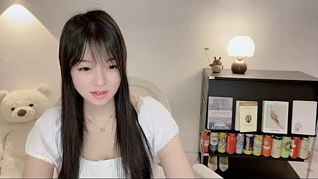 Snapshot of Onechestnut chatting on 06-15-26, 02:34 Onechestnut online show from 06-15-26, 02:34