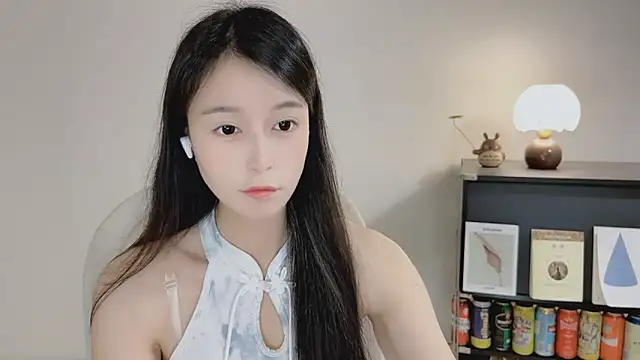 Snapshot of Onechestnut chatting on 04-08-26, 11:12 Onechestnut online show from 04-08-26, 11:12