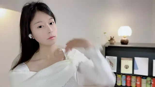Snapshot of Onechestnut chatting on 04-04-26, 04:41 Onechestnut online show from 04-04-26, 04:41