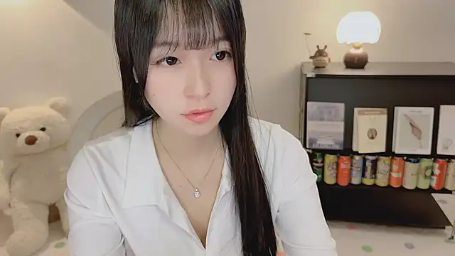 Snapshot of Onechestnut chatting on 06-05-26, 03:33 Onechestnut online show from 06-05-26, 03:33