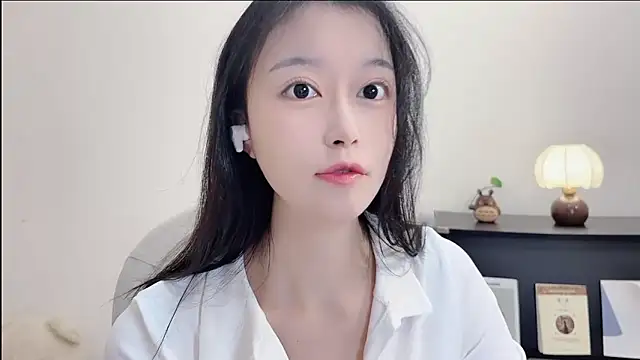 Onechestnut online show from 10-17-25, 06:17