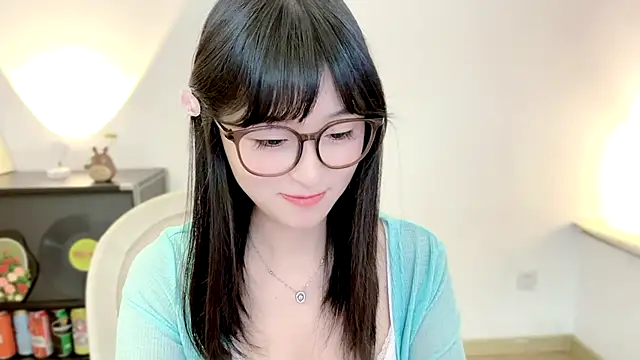 Snapshot of Onechestnut chatting on 07-08-26, 05:08 Onechestnut online show from 07-08-26, 05:08