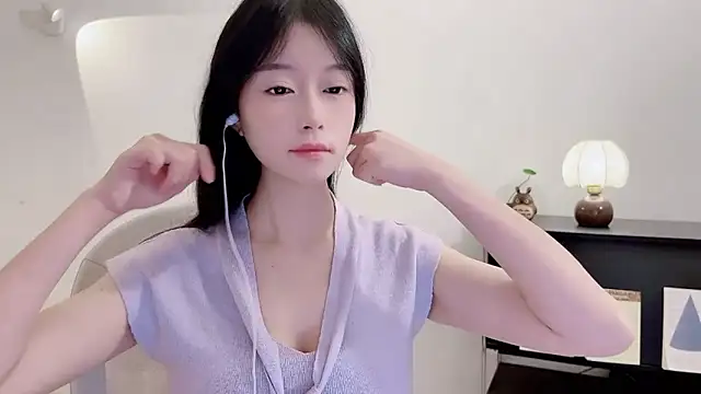 Onechestnut online show from 11-17-25, 06:06