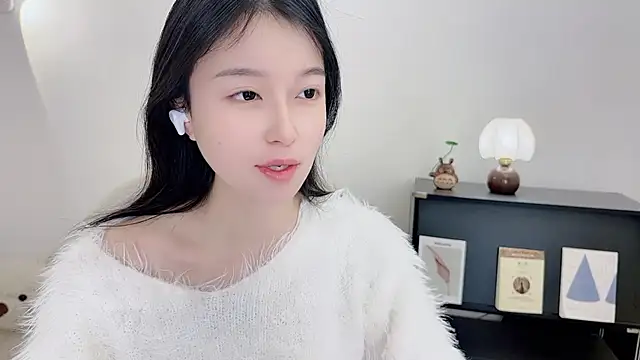 Onechestnut online show from 12-05-25, 06:01