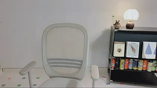 Snapshot of Onechestnut chatting on 05-13-26, 05:03 Onechestnut online show from 05-13-26, 05:03