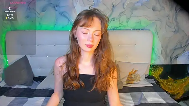 LolaMeddisson online show from 12-19-25, 09:17