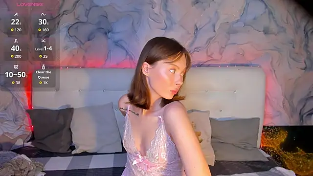 LolaMeddisson online show from 02-06-26, 09:00