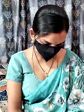 Snapshot of Lalitha-1995 chatting on 05-29-26, 05:13 Lalitha-1995 online show from 05-29-26, 05:13
