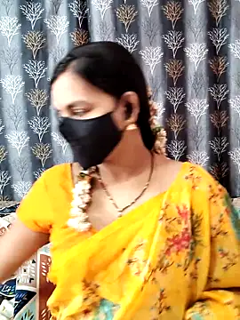 Snapshot of Lalitha-1995 chatting on 04-28-26, 04:06 Lalitha-1995 online show from 04-28-26, 04:06