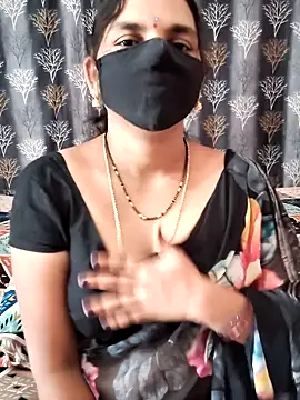 Snapshot of Lalitha-1995 chatting on 06-17-26, 05:51 Lalitha-1995 online show from 06-17-26, 05:51