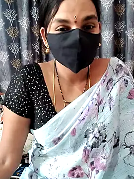 Snapshot of Lalitha-1995 chatting on 05-14-26, 05:15 Lalitha-1995 online show from 05-14-26, 05:15