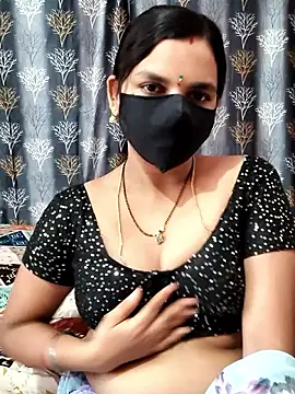 Snapshot of Lalitha-1995 chatting on 05-30-26, 05:58 Lalitha-1995 online show from 05-30-26, 05:58
