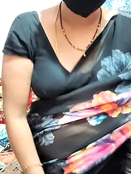 Snapshot of Lalitha-1995 chatting on 06-03-26, 06:01 Lalitha-1995 online show from 06-03-26, 06:01