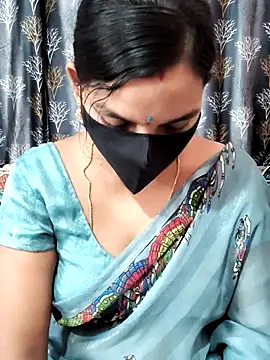 Snapshot of Lalitha-1995 chatting on 05-26-26, 05:16 Lalitha-1995 online show from 05-26-26, 05:16