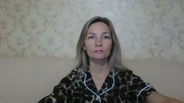 sweetriki online show from 10-26-25, 01:55