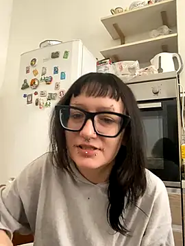 Snapshot of severingratty chatting on 10-04-25, 10:28 severingratty online show from 10-04-25, 10:28