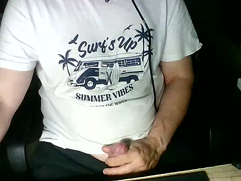 Snapshot of zee06 chatting on 05-19-26, 08:27 zee06 online show from 05-19-26, 08:27
