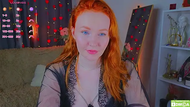 Snapshot of JoyceJones chatting on 02-18-26, 08:27 JoyceJones online show from 02-18-26, 08:27
