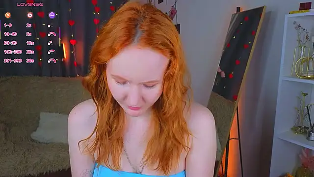 Snapshot of JoyceJones chatting on 03-10-26, 08:46 JoyceJones online show from 03-10-26, 08:46