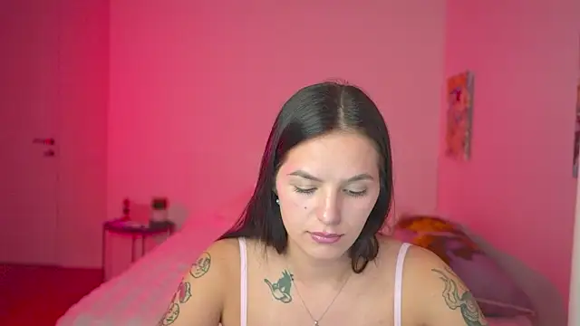 Snapshot of EwelynScott chatting on 09-24-25, 06:03 EwelynScott online show from 09-24-25, 06:03