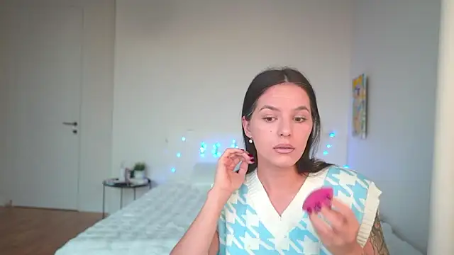 Snapshot of EwelynScott chatting on 10-06-25, 03:51 EwelynScott online show from 10-06-25, 03:51