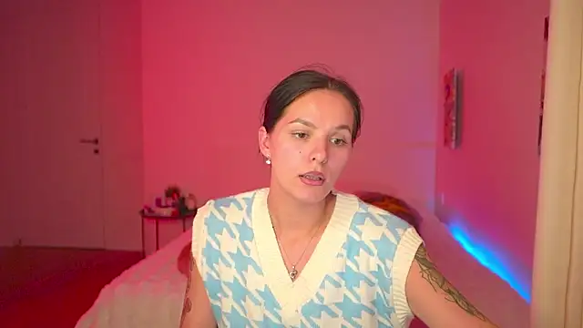 Snapshot of EwelynScott chatting on 09-27-25, 09:32 EwelynScott online show from 09-27-25, 09:32