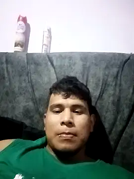 Snapshot of Oscariin96 chatting on 03-07-26, 03:46 Oscariin96 online show from 03-07-26, 03:46