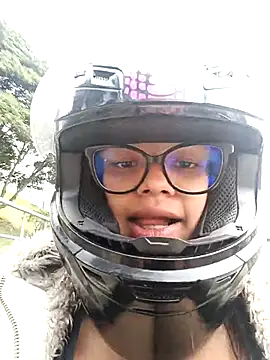 Snapshot of luluboobs9 chatting on 02-12-26, 06:29 luluboobs9 online show from 02-12-26, 06:29