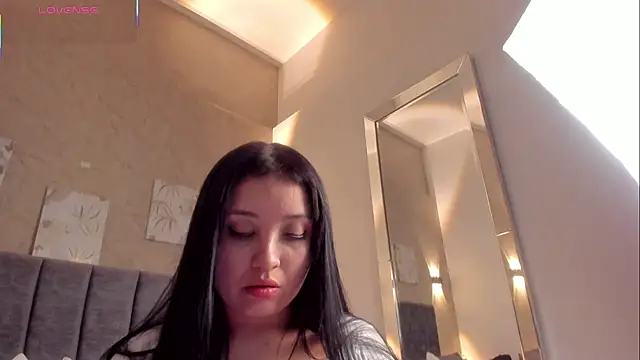 Lunaa bellaa online show from 10-22-25, 07:35