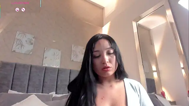 Lunaa bellaa online show from 10-25-25, 07:58