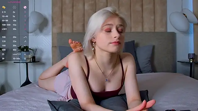 SandyShayes online show from 09-12-25, 05:18