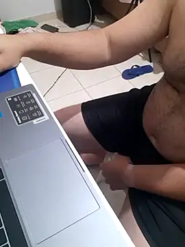 Urso Nerd online show from 12-19-25, 03:47