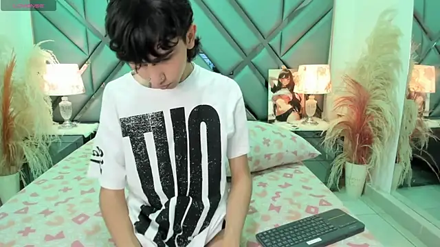 Milan LewisS online show from 04-16-26, 12:39