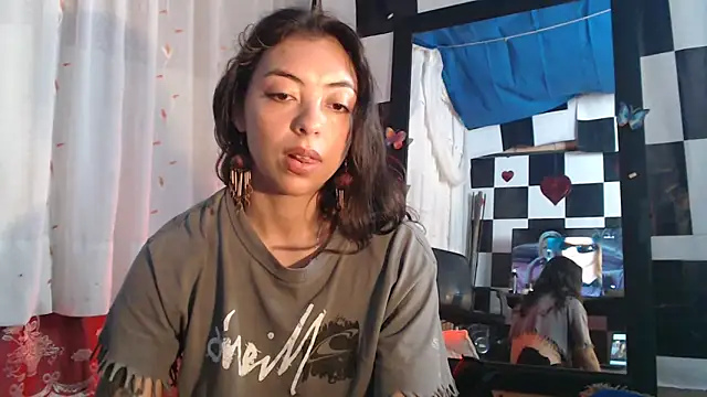 Snapshot of kendraof chatting on 05-04-26, 05:27 kendraof online show from 05-04-26, 05:27