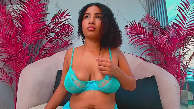 JulietaMills online show from 11-08-25, 07:06