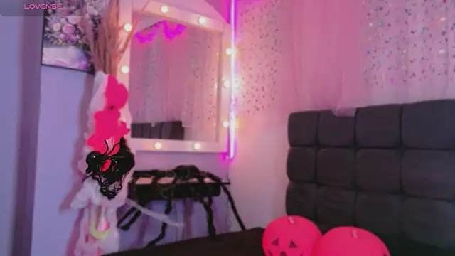 NataliaPrada s online show from 10-24-25, 04:50