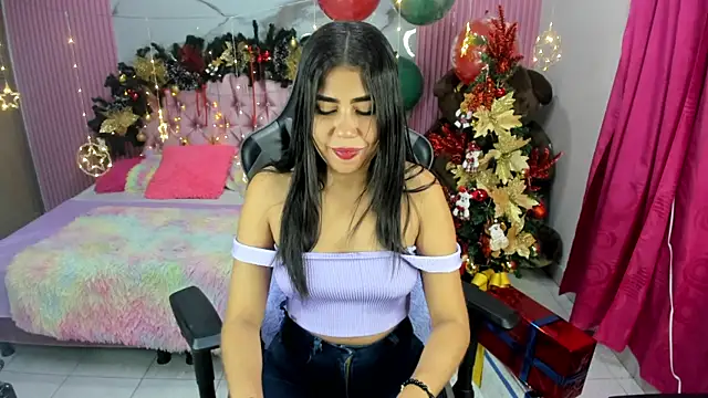 Snapshot of Mindy_19 chatting on 12-20-25, 11:02 Mindy 19 online show from 12-20-25, 11:02