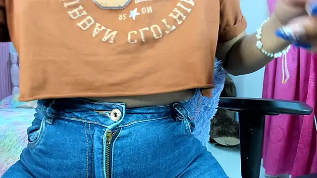 Snapshot of Mindy_19 chatting on 01-10-26, 10:54 Mindy 19 online show from 01-10-26, 10:54