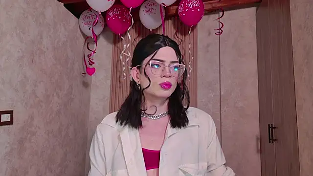 Snapshot of Taurito___ chatting on 02-16-26, 01:15 Taurito online show from 02-16-26, 01:15