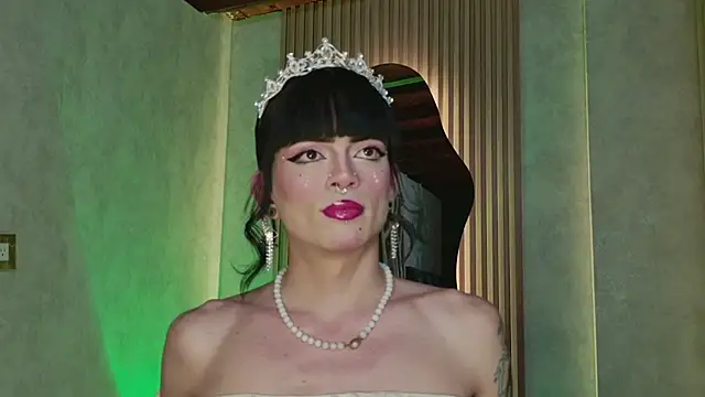 Taurito    online show from 12-17-25, 01:43