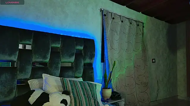 Taurito    online show from 11-04-25, 05:22