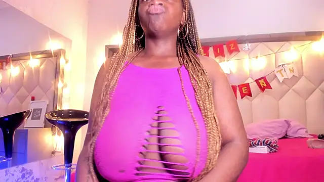 Scarletbigbug online show from 02-16-26, 11:53