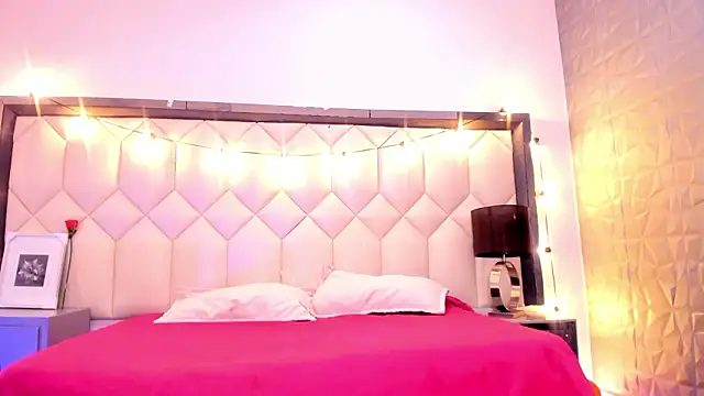 Scarletbigbug online show from 02-24-26, 11:44