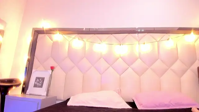 Scarletbigbug online show from 02-19-26, 12:13