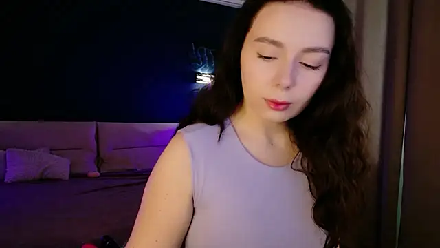 Snapshot of Di_na_Bell chatting on 05-23-26, 09:30 Di na Bell online show from 05-23-26, 09:30