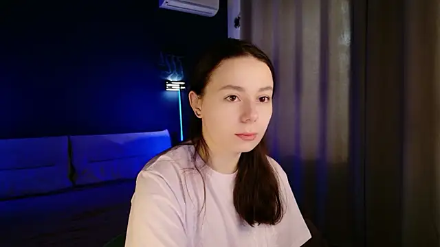 Snapshot of Di_na_Bell chatting on 05-07-26, 05:44 Di na Bell online show from 05-07-26, 05:44