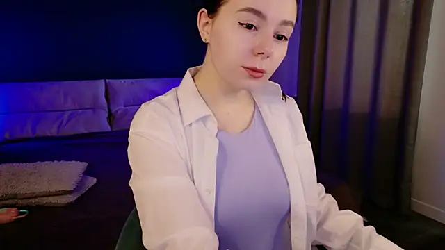 Snapshot of Di_na_Bell chatting on 05-19-26, 05:47 Di na Bell online show from 05-19-26, 05:47