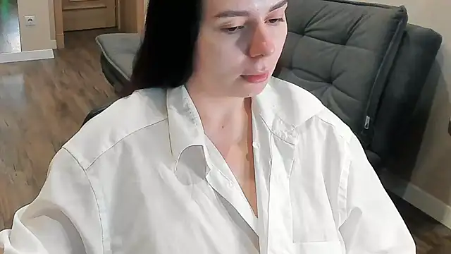 Snapshot of Di_na_Bell chatting on 06-18-26, 09:14 Di na Bell online show from 06-18-26, 09:14