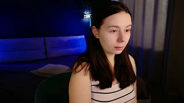 Snapshot of Di_na_Bell chatting on 04-29-26, 05:55 Di na Bell online show from 04-29-26, 05:55